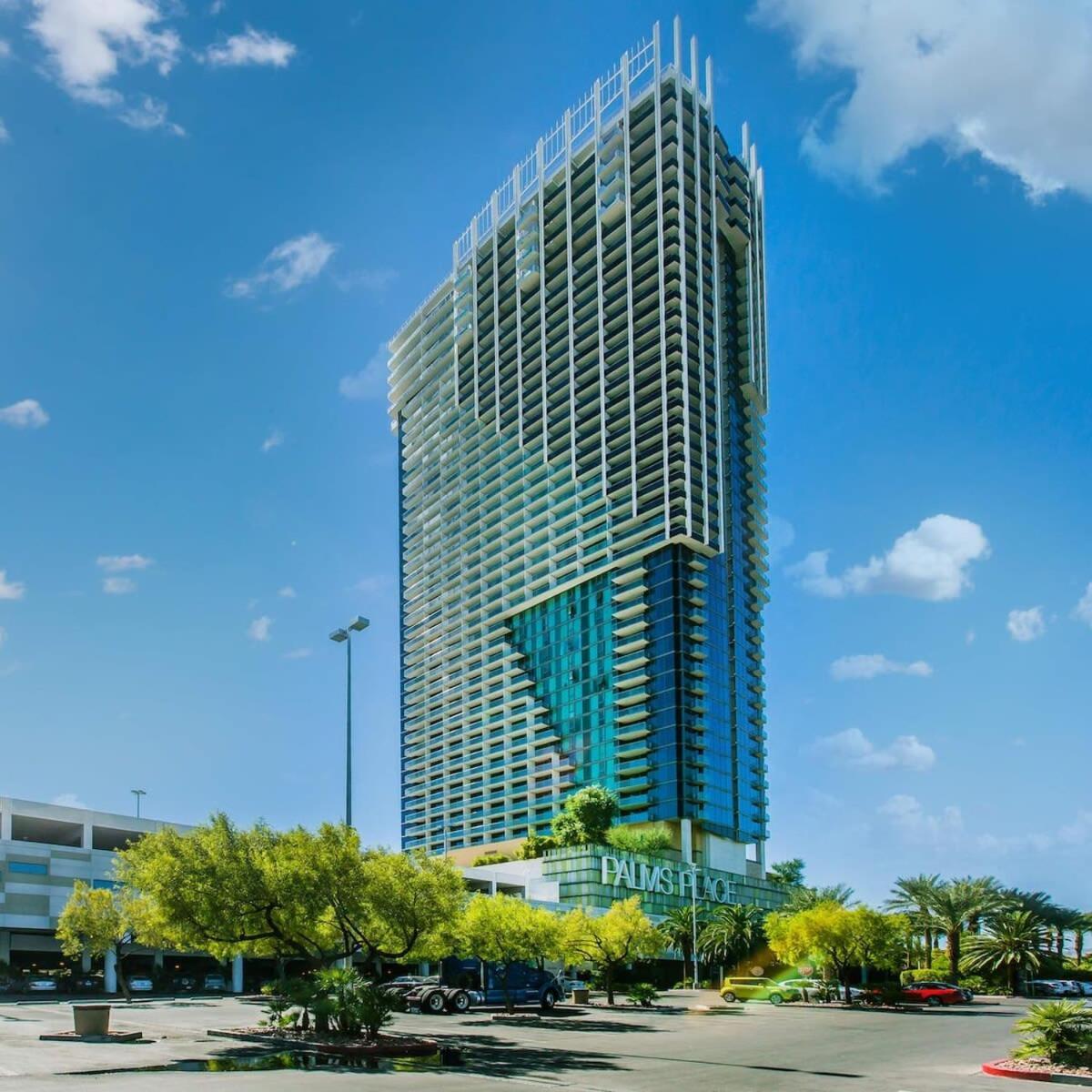 Inn Charming High Floor Strip Views Palms 30306